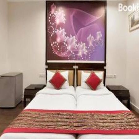 Hotel Loto - Sector 66 Noida Eksteriør bilde
