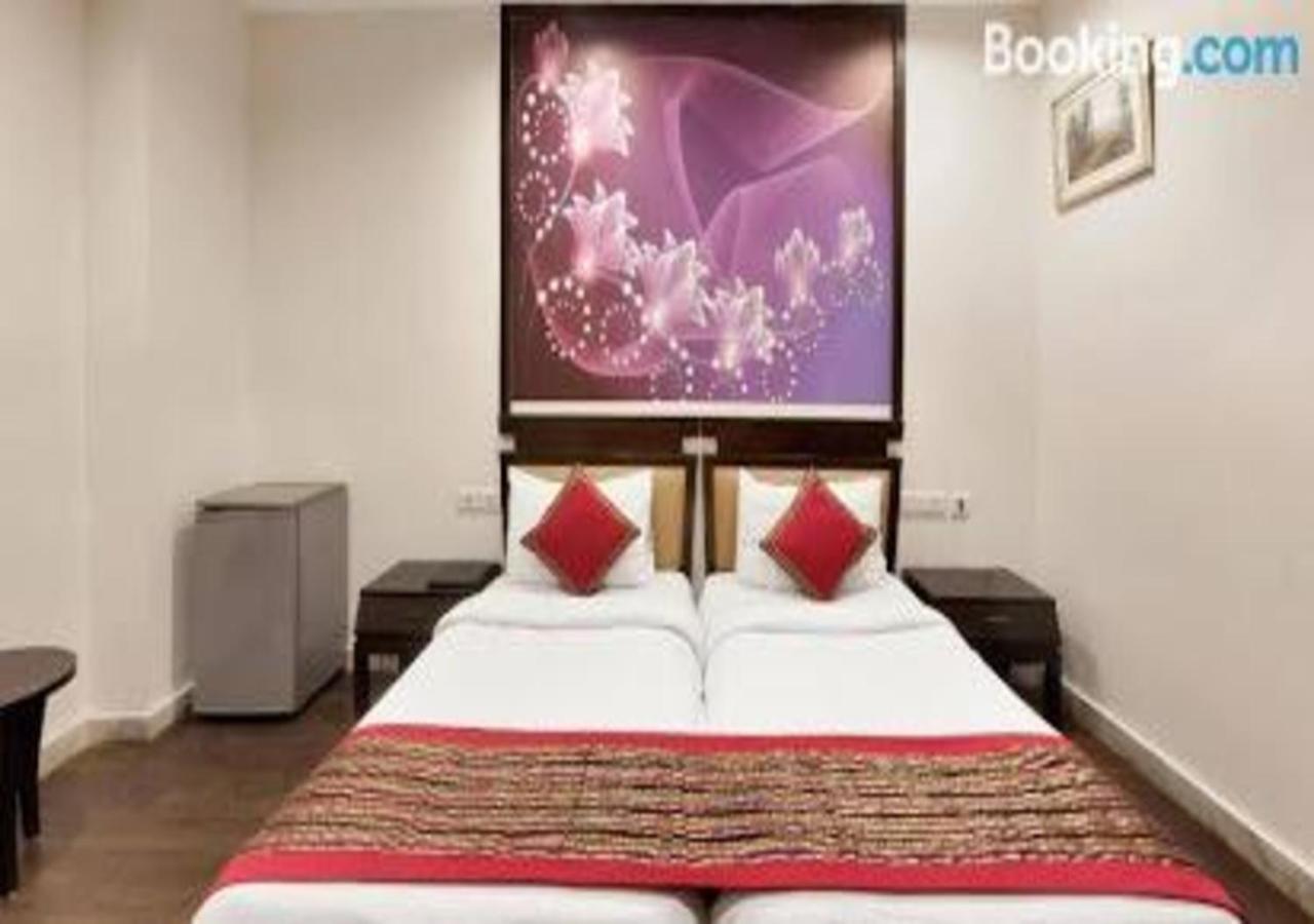 Hotel Loto - Sector 66 Noida Eksteriør bilde