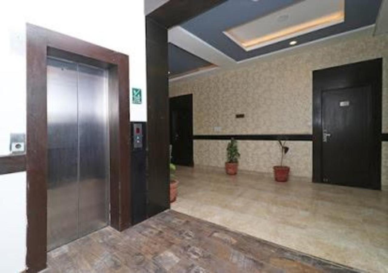 Hotel Loto - Sector 66 Noida Eksteriør bilde