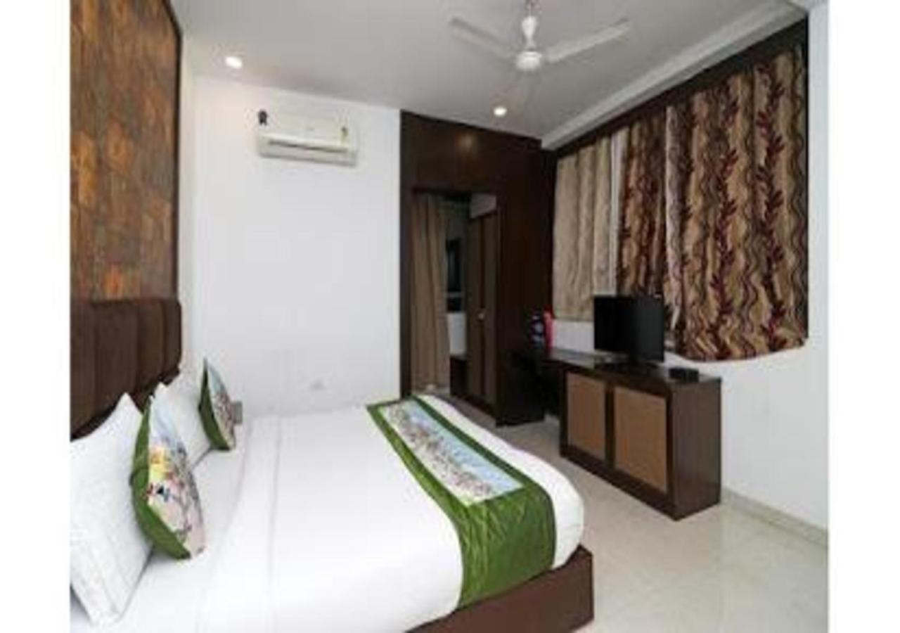 Hotel Loto - Sector 66 Noida Eksteriør bilde