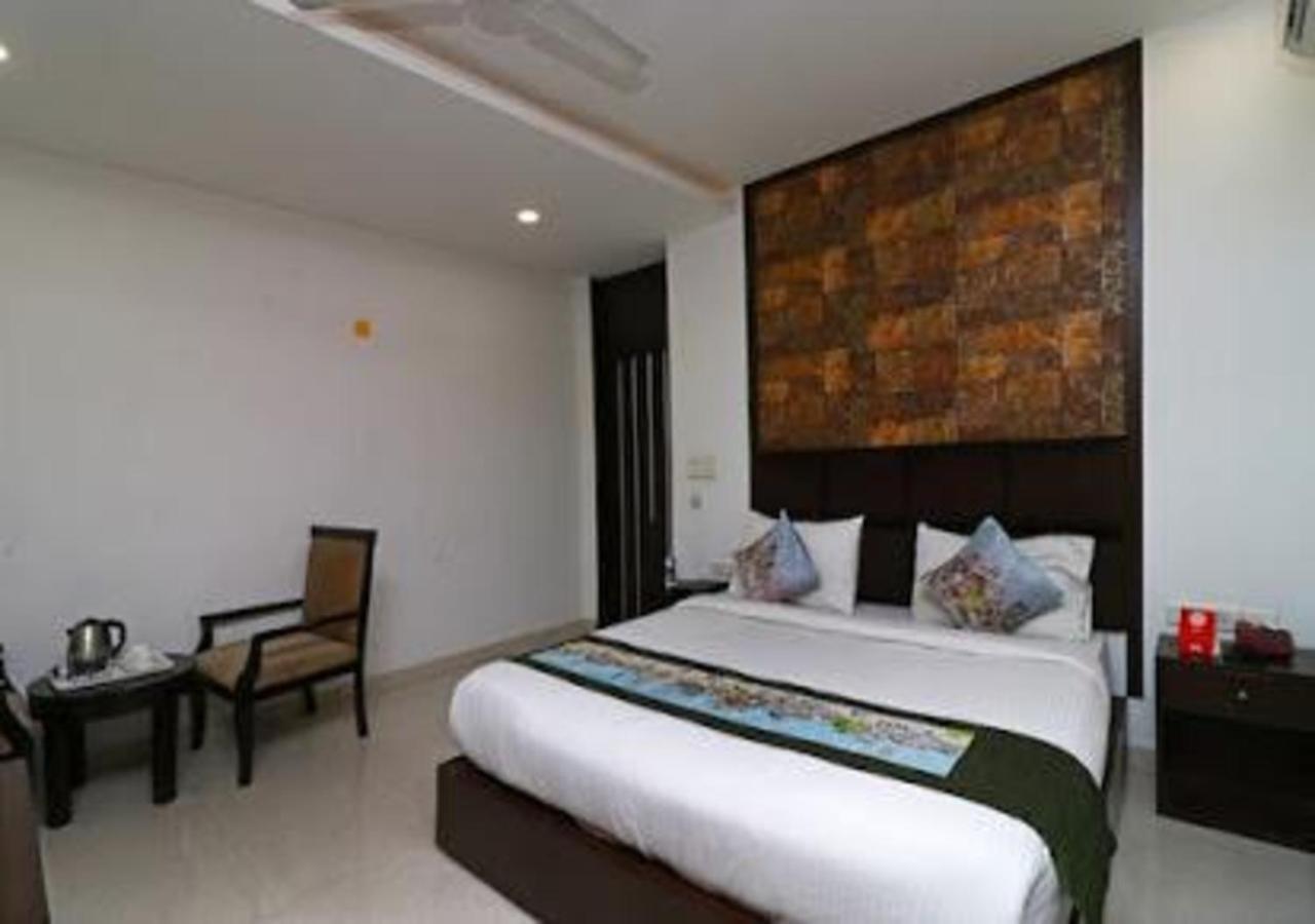 Hotel Loto - Sector 66 Noida Eksteriør bilde